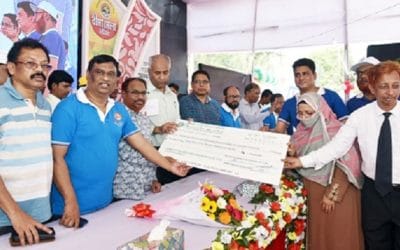 বীমামেলায় ফারইস্ট লাইফের ২৫ কোটি টাকার চেক বিতরণ