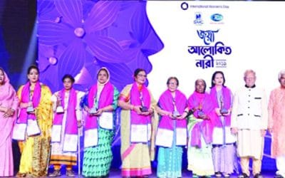 আট নারীকে সম্মাননা জানালো এসএমসি