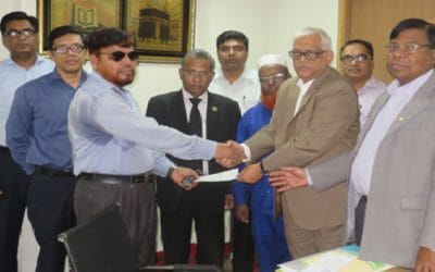 সানলাইফের ইসলামী একক বীমার মৃত্যুদাবির চেক হস্তান্তর