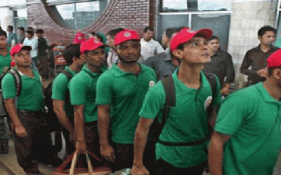 বাংলাদেশীদের কাজের সুযোগ কমছে