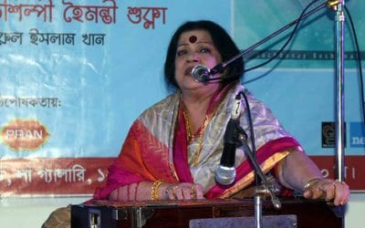 মনোমুগ্ধ পরিবেশনায় মাতালেন হৈমন্তী শুক্লা