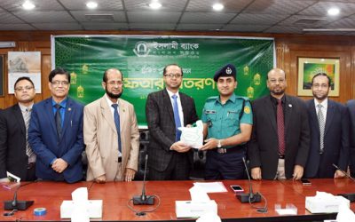 ট্রাফিক পুলিশের সম্মানে ইসলামী ব্যাংকের ইফতার