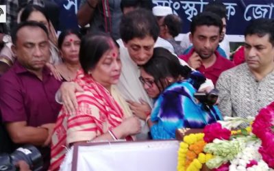 শহীদ মিনারে কান্না আর ফুলেল শ্রদ্ধায় সিক্ত সুবীর নন্দী
