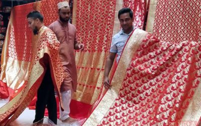 বাহারি শাড়ির মেলা বেনারসি পল্লীতে