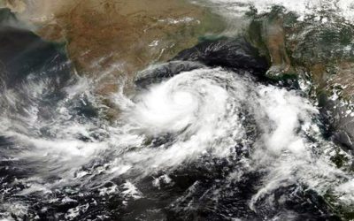 আজ মধ্যরাতে বাংলাদেশ অতিক্রম করতে পারে ‘ফণী’