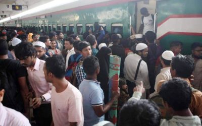 কমলাপুরে ঘরমুখো মানুষের স্রোত