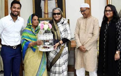 প্রধানমন্ত্রীকে বিয়ের দাওয়াত দিলেন সাব্বির