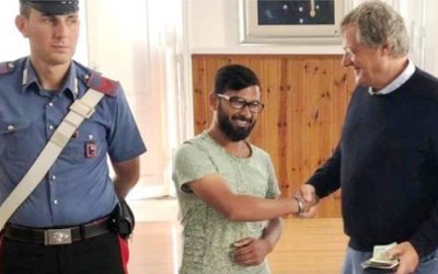 কুড়িয়ে পাওয়া ২ হাজার ইউরো ফিরিয়ে দিলেন বাংলাদেশি তরুণ