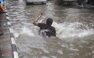 রাজধানীতে ভারী বৃষ্টিতে  জলাবদ্ধতায় ভোগান্তি