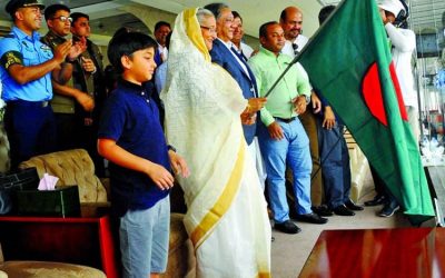 ঘণ্টা বাজিয়ে হাসিনা-মমতার  ‘গোলাপি টেস্ট’ উদ্বোধন