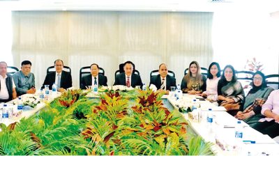 ক্রিস্টাল ইন্স্যুরেন্সের পরিচালনা পর্ষদের সভা
