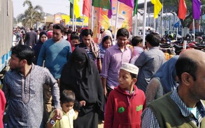 ছুটির দিনে বাণিজ্যমেলায় উপচেপড়া ভিড়
