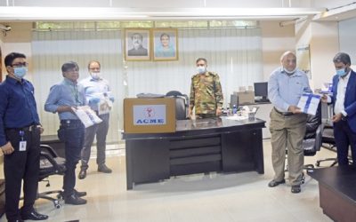 একমি ল্যাবরেটরিজের পিপিই প্রদান
