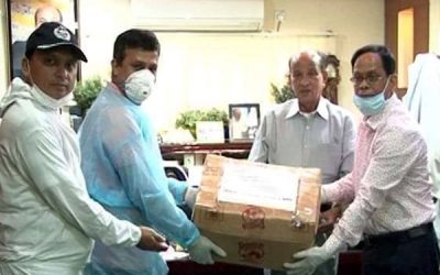 পুলিশ সদস্যদের স্বাস্থ্যসুরক্ষা উপকরণ বিতরণ