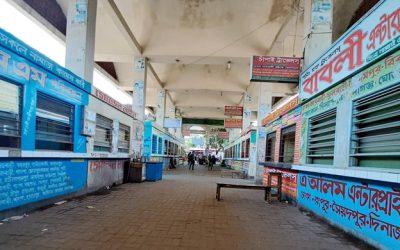 বাস সব পথে আটকা, ঢাকায় টিকিট বিক্রি বন্ধ