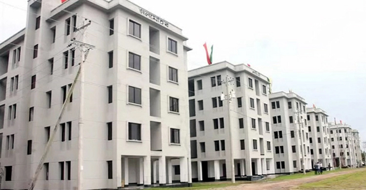 জলবায়ু উদ্বাস্তু ৬শ পরিবারকে ফ্ল্যাটের চাবি হস্তান্তর