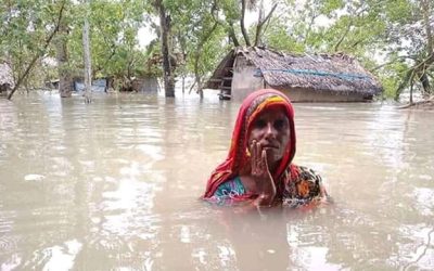 জোয়ারের পানিতে ভাসছে উপকূলের বিস্তীর্ণ এলাকা