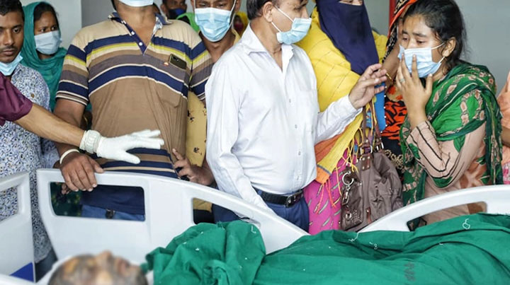 মসজিদে বিস্ফোরণ : মৃত্যুর সঙ্গে লড়ছেন আরো ৯ জন