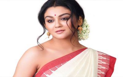 কলকাতা ছাড়া পূজা ভাবতেই পারি না : জয়া