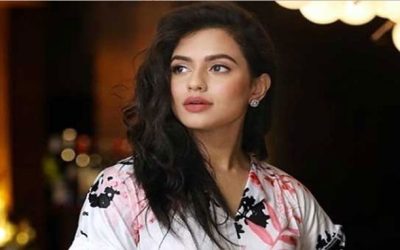 ফ্রান্সের পণ্য বয়কট নুসরাত ফারিয়ার, ফেলে দিলেন ঘড়ি
