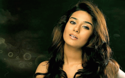 পুত্রসন্তানের মা হলেন অমৃতা রাও