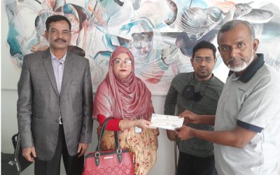 দেশ জেনারেল ইন্স্যুরেন্সের বীমা দাবীর চেক হস্তান্তর 