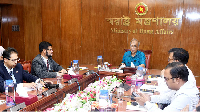 বিদেশি পর্যটকদের জন্য ভিসা প্রক্রিয়া সহজ করা হবে : স্বরাষ্ট্র উপদেষ্টা