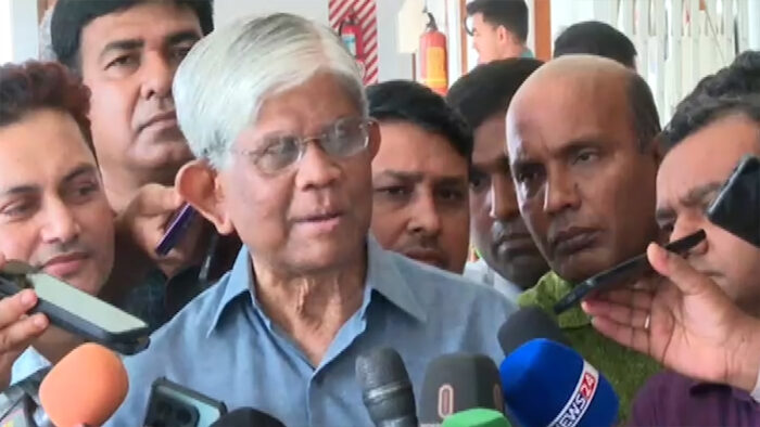 ঈদে দীর্ঘ ছুটি হলেও অর্থনৈতিক কার্যক্রমে স্থবিরতা আসবে না : অর্থ উপদেষ্টা