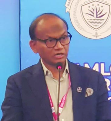 সাত-আটটি কোম্পানির জন্য বীমা খাতে ধস নেমেছে