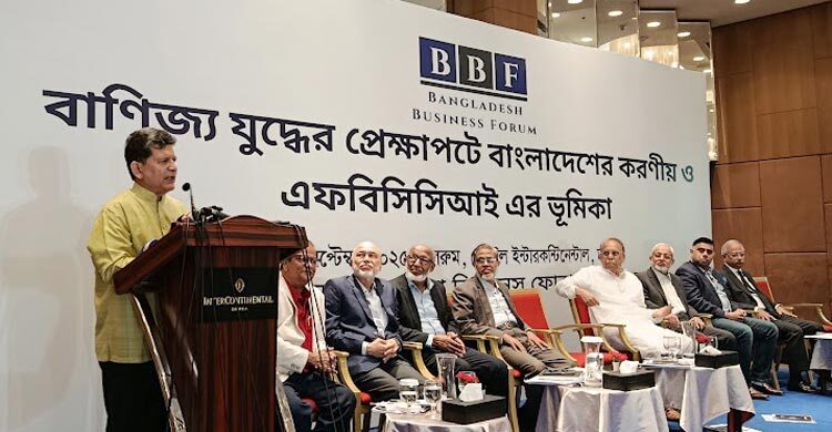 ‘বাংলাদেশ এগিয়ে যাচ্ছে’ এ বয়ান এখন ফেলে দিতে হবে : হোসেন জিল্লুর রহমান