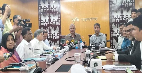   ডিসেম্বরের মধ্যে সার ব্যবস্থাপনা নীতিমালা চূড়ান্ত হতে পারে : কৃষি উপদেষ্টা