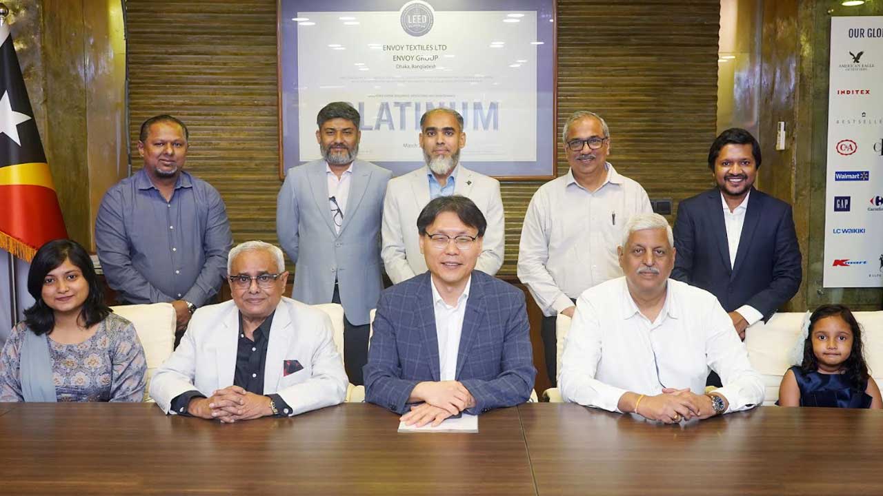 টেকসই শিল্পোন্নয়নে একত্রিত হলো এনভয় টেক্সটাইলস ও এডিবি