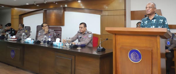 আইনশৃঙ্খলা বাহিনীর নিরপেক্ষ ভূমিকার কারণে নির্বাচন প্রশংসিত হয়েছে: স্বরাষ্ট্র উপদেষ্টা