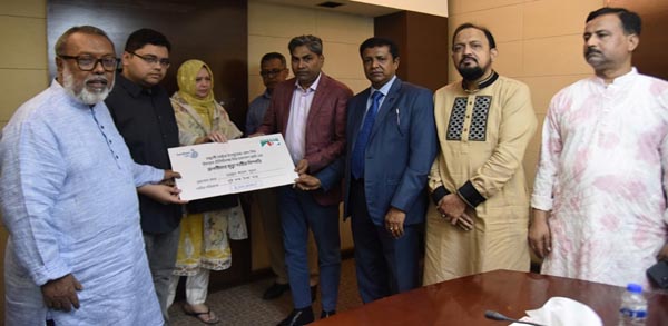 সন্ধানী লাইফের মৃত্যুদাবির চেক হস্তান্তর