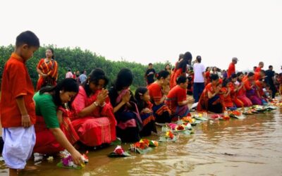 ফুলের স্রোতে পুরোনোকে বিদায়, খাগড়াছড়িতে বৈসাবির রঙিন সূচনা