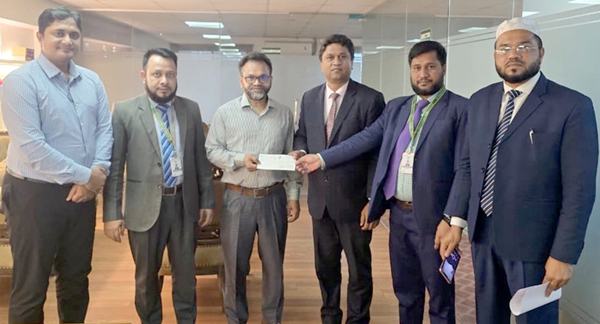 নরসিংদীতে প্রোটেক্টিভ ইসলামী লাইফের ৫ লাখ টাকার মৃত্যুদাবি চেক হস্তান্তর