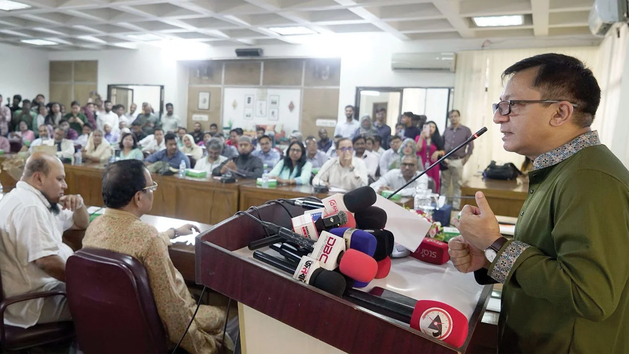 পাট খাতকে ৭ বিলিয়ন ডলারের শিল্পে উন্নীত করার লক্ষ্য সরকারের : বস্ত্র ও পাটমন্ত্রী