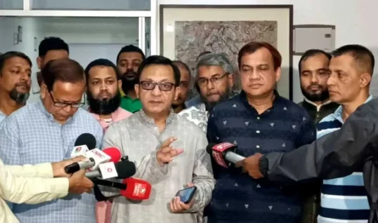 চামড়ার ন্যায্য দাম নিশ্চিতে নজরদারি করা হবে: বাণিজ্যমন্ত্রী