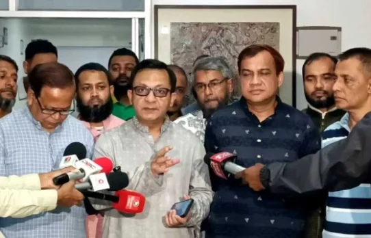 চামড়ার ন্যায্য দাম নিশ্চিতে নজরদারি করা হবে: বাণিজ্যমন্ত্রী