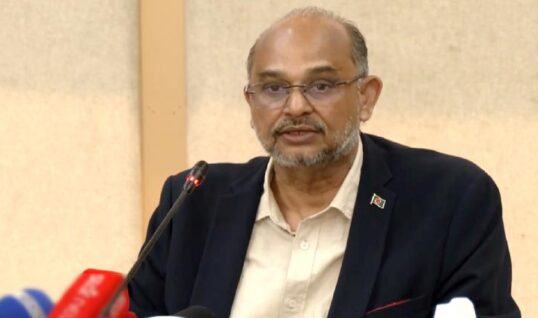 উৎপাদনমুখী অর্থনীতি গড়ে তুলতে কাজ করছে সরকার: অর্থ উপদেষ্টা