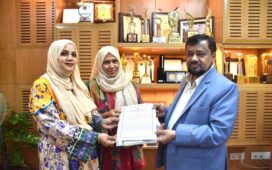 গ্রামীণফোন কর্মকর্তার ন্যাশনাল লাইফের ১০ লাখ টাকার বীমা পলিসি গ্রহণ