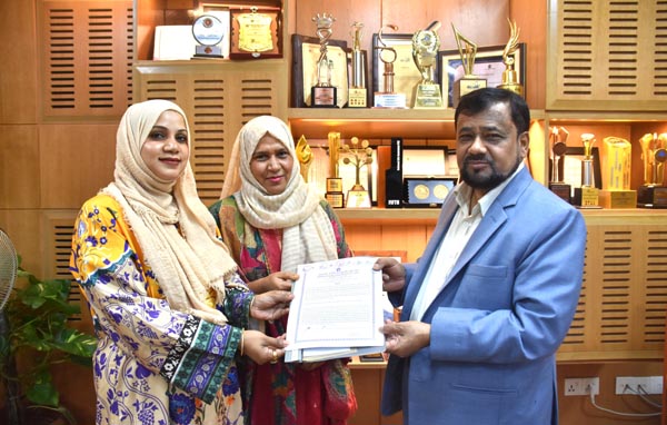 গ্রামীণফোন কর্মকর্তার ন্যাশনাল লাইফের ১০ লাখ টাকার বীমা পলিসি গ্রহণ