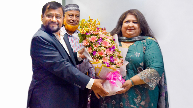 আইডিআরএ চেয়ারম্যানকে ন্যাশনাল লাইফের শুভেচ্ছা