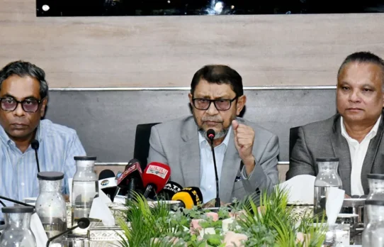 চিকিৎসকের ফি না নেওয়ার নির্দেশ স্বাস্থ্যমন্ত্রীর