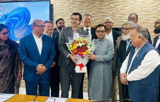 বিনিয়োগবান্ধব পরিবেশ নিশ্চিত করতে সরকার কাজ করছে : বাণিজ্যমন্ত্রী