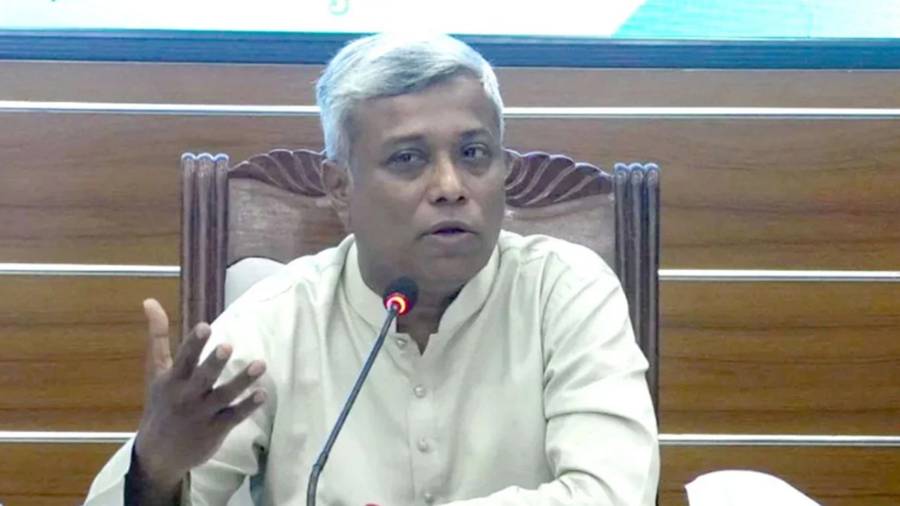 জ্বালানি তেলের দাম বাধ্য হয়ে বাড়ানো হয়েছে: প্রতিমন্ত্রী