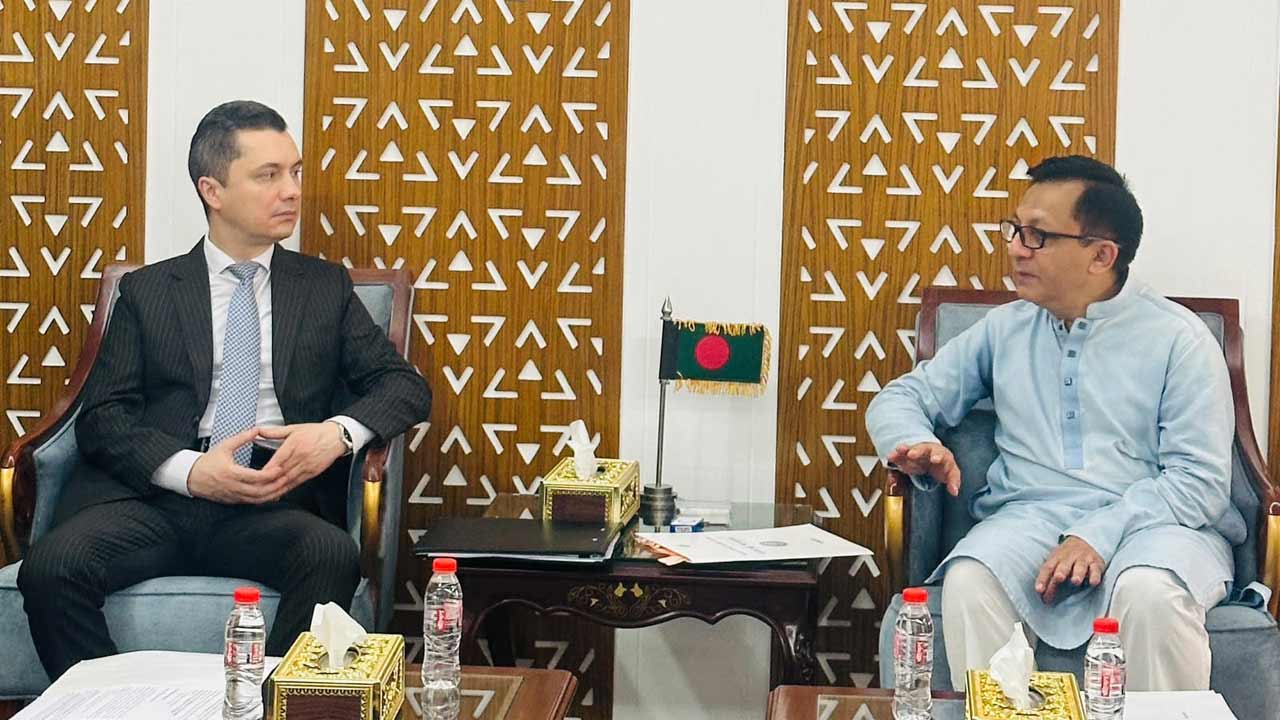 বাংলাদেশের সাথে দ্বিপাক্ষিক বাণিজ্য বাড়াতে আগ্রহী রাশিয়া : কম দামে দিতে চায় ইউরিয়া সার