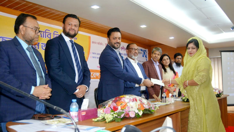  প্রগ্রেসিভ লাইফের ৭ কোটি টাকার বীমা দাবি পরিশোধ