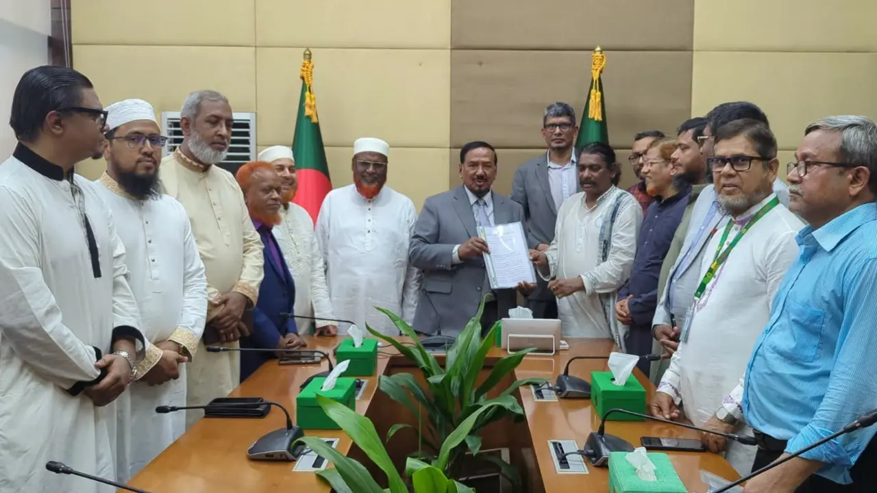 গুম প্রতিরোধ দিবসে স্পিকারকে ১১ দলীয় জোটের স্মারকলিপি