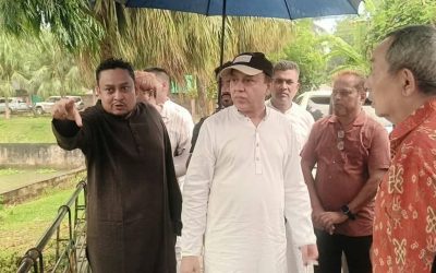 যে স্থাপনাগুলো একদিন গড়েছিলেন, সেগুলোর সামনে দাঁড়ালেন ওয়াদুদ ভূঁইয়া